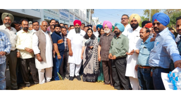 deputy-commissioner-sahni-appealed-to-farmers-and-farmers-urged-workers-and-villagers-to-vote