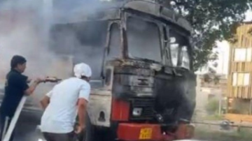 a-moving-truck-suddenly-caught-fire-in-mohali-the-driver-and-the-helper-jumped-to-save-their-lives