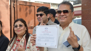 mp-arora-voted-with-his-family-m