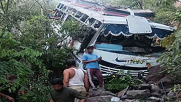 j-k-terrorist-attack-on-bus-of-pilgrims-going-to-shivkhori-cave-10-killed-33-injured