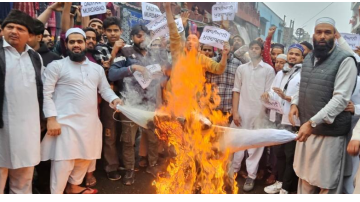 the-effigy-of-jamaat-e-qadiyan-w