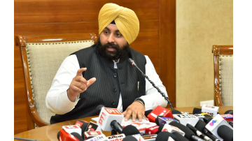 from-chalkboards-to-smart-classr