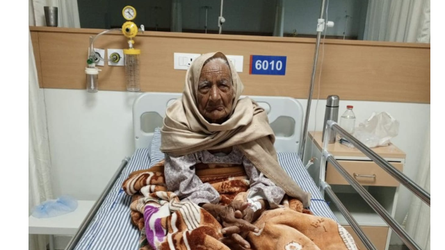 98-year-old-woman-receives-cashl
