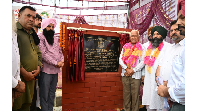 Delivering-canal-water-to-farmer