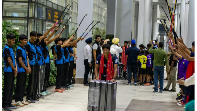 japan-men-s-hockey-team-arrives-